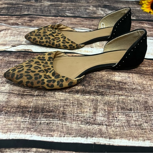 Leopard flat shoes by Gap are in like new condition. Size 9 - Picture 2 of 12